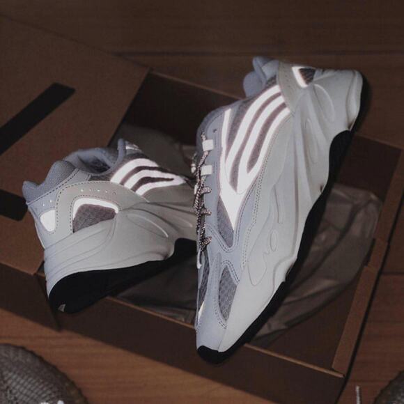 Adidas Yeezy Boost 700 V2 Low Static New In Box EF2829- SIZE 12 MENS main image 9